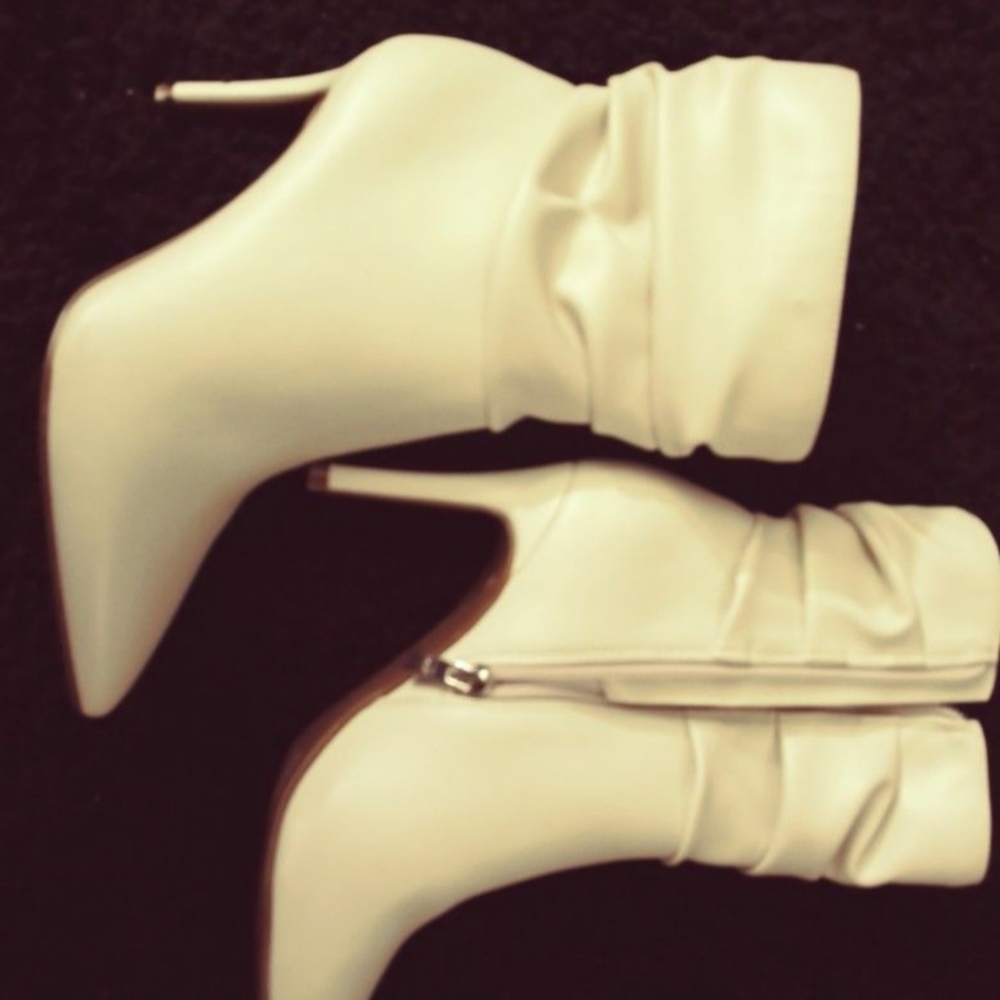 Woman's Marc Fisher slouch boots!